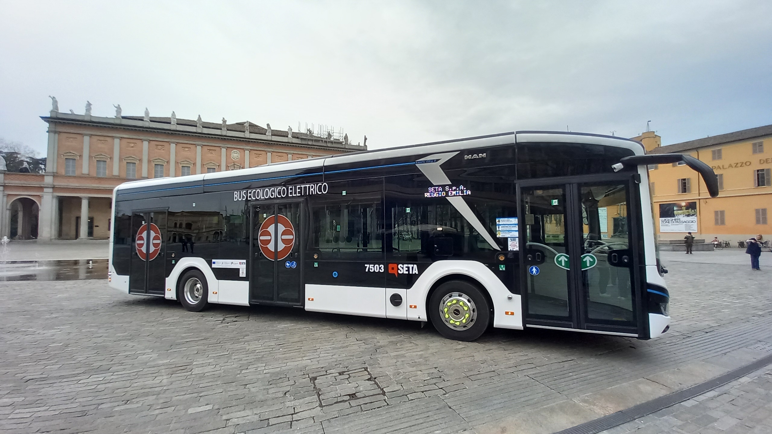Flotta Bus Trasporto Pubblico Locale