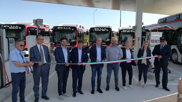 taglio del nastro_ taglio del nastro_